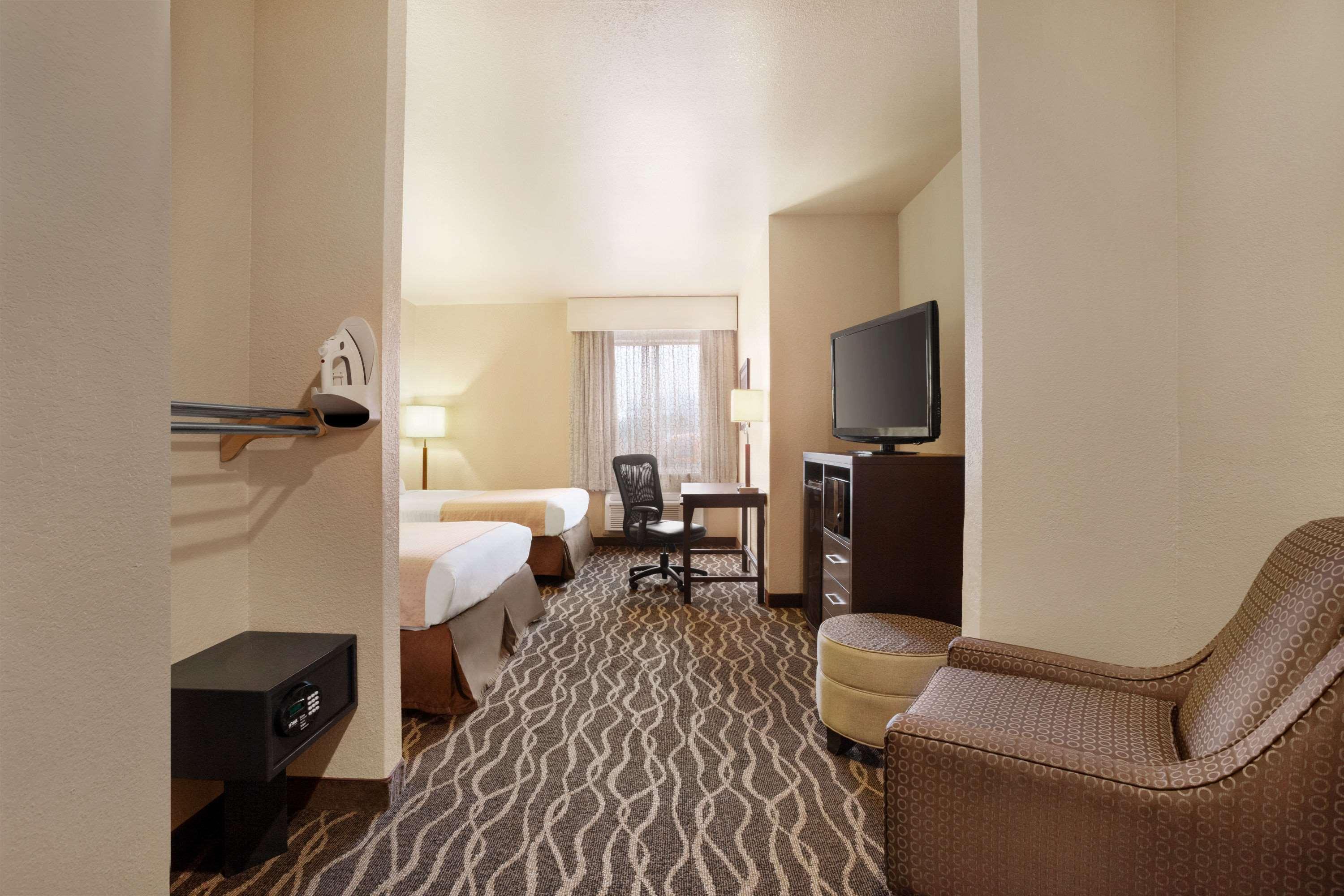 Baymont By Wyndham Clute Lake Jackson Extérieur photo