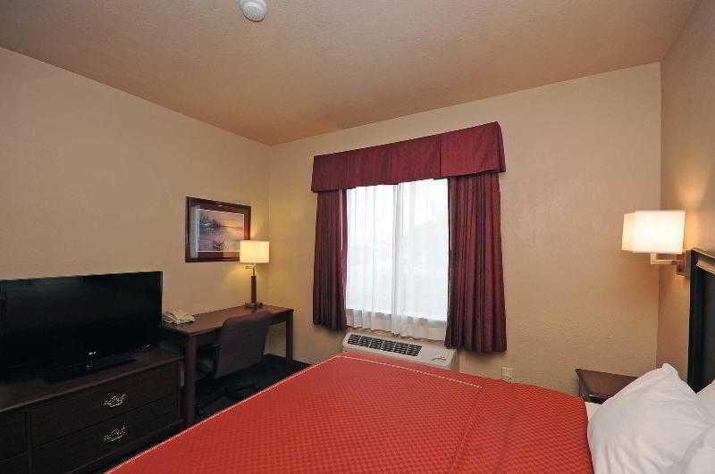 Baymont By Wyndham Clute Lake Jackson Extérieur photo