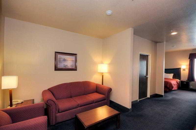 Baymont By Wyndham Clute Lake Jackson Extérieur photo
