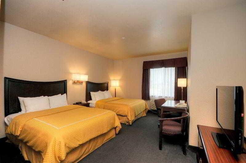 Baymont By Wyndham Clute Lake Jackson Chambre photo